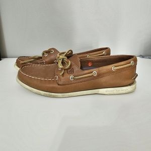 Sperry boat shoes